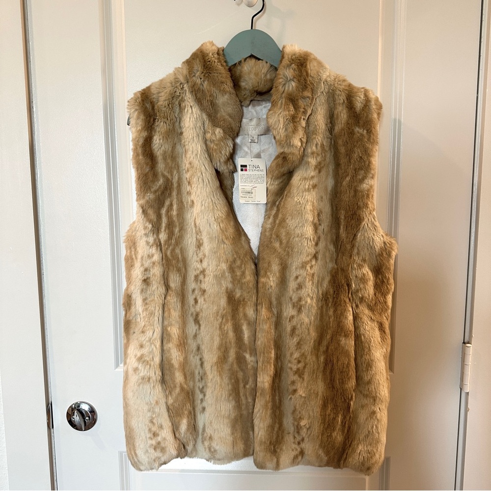 NWT Faux Fur Vest